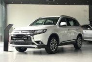 Mitsubishi Outlander 2.4 CVT Premium 2020 - Cần bán xe Mitsubishi Outlander 2.4 CVT Premium đời 2019, màu trắng giá 905 triệu tại Nghệ An