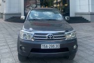 Toyota Fortuner   V  2010 - Bán ô tô Toyota Fortuner V 2010, màu đen chính chủ, giá 375tr giá 375 triệu tại Hải Phòng