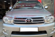 Bán Toyota Fortuner 2.7V 4x4 AT đời 2011, màu bạc còn mới giá 445 triệu tại Hòa Bình