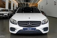 Mercedes-Benz E300 2019 - Cần bán lại xe Mercedes E300 đời 2020, màu trắng, nhập khẩu nguyên chiếc giá 2 tỷ 439 tr tại Hà Nội