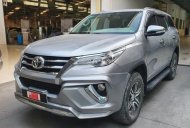 Toyota Venza 2017 - Bán ô tô Toyota Venza 2.7AWD AT năm 2017, màu bạc giá 840 triệu tại Hà Nội