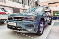 Volkswagen Tiguan 2022 - Volkswagen Tiguan Luxury S 2022 màu xanh Petro khuyến mãi lớn tháng 3/2022, sẵn xe giao ngay giá 1 tỷ 929 tr tại Bình Dương