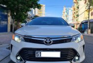 chính chủ bán xe toyota Camry 2.5Q sx 2017 , màu trắng bản Full cao cấp nhất giá 868 triệu tại Tp.HCM