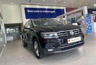 Volkswagen Tiguan 2022 - Màu đen có sẵn giao khuyến mãi sốc cho tháng 11/2022 - Liên hệ Ms Minh Thư lái thử xe tận nhà giá 1 tỷ 929 tr tại Tp.HCM