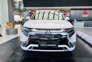 Mitsubishi Outlander 2022 - [Giá tốt nhất Miền Nam] Đủ màu giao ngay + Quà tặng đặc biệt tới 50 triệu đồng+ bao hồ sơ nợ xấu giá 825 triệu tại Tp.HCM