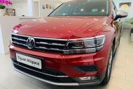 Volkswagen Tiguan 2022 - Xe màu đỏ cực đẹp - sẵn xe tại showroom - liên hệ hotline nhận ưu đãi đặc biệt trong T11 giá 1 tỷ 999 tr tại Hà Nội