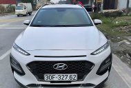 Hyundai Kona 1.6 Turbo 2018 - Bán Hyundai Kona 1.6 Turbo năm sản xuất 2018, màu trắng số tự động, giá chỉ 595 triệu giá 595 triệu tại Hà Nam