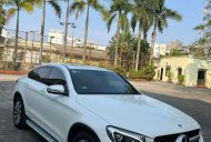 Mercedes-Benz GLC 300 2018 - Cần bán lại xe Mercedes-Benz GLC 300 4Matic sản xuất 2018, màu trắng giá 2 tỷ 200 tr tại Vĩnh Phúc