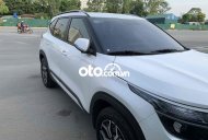 Kia Seltos 2020 - Cần bán lại xe Kia Seltos 1.4 Deluxe sản xuất năm 2020, màu trắng, chính chủ giá 615 triệu tại Bắc Ninh