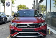 Volkswagen Tiguan 2023 - Màu đỏ King Metalic - Kiểu dáng mới trẻ trung xe đủ màu xem tại VW Sài Gòn - Giảm 200tr mẫu mới nhất VN giá 1 tỷ 999 tr tại Tp.HCM
