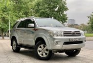 Toyota Fortuner 2011 - Màu bạc số tự động, 385 triệu giá 385 triệu tại Hà Nội