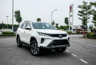 Toyota Fortuner 2023 - Thanh Lý Nốt 1 Xe Fortuner Ledgender Vin 2022 Mới 100% Giá Hời giá 1 tỷ 119 tr tại Hà Nam