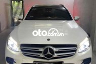 Mercedes-Benz GLC Cần bán Mec 300, màu trắng, nội thất đen, 2017 2017 - Cần bán Mec GLC300, màu trắng, nội thất đen, 2017 giá 1 tỷ 285 tr tại Quảng Nam