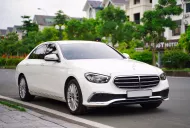 Mercedes-Benz E200 Exclusive 2022 - Cần bán gấp Mercedes Exclusive sản xuất 2022, màu trắng giá 1 tỷ 699 tr tại Hà Nội