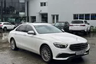 Mercedes-Benz E200 Exclusive 2023 - Cần bán Mercedes Exclusive đời 2023, màu trắng/nâu siêu lướt 1v5km giá tốt giá 1 tỷ 799 tr tại Hà Nội