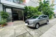 Toyota Innova 2.0E 2020 - Tôi cần bán chiếc xe ô tô Toyota Innova 2.0E 2020 màu vàng đồng giá 430 triệu tại Hà Nội