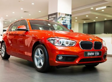 BMW 1 Series 118i LCi  2016 - Bán BMW 1 Series 118i LCi đời 2016, màu vàng, nhập khẩu nguyên chiếc