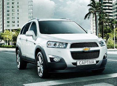 Chevrolet Captiva LTZ   2.4  AT 2015 - Bán Chevrolet Captiva LTZ màu trắng xe mới 100% khuyến mãi lớn bằng tiền mặt