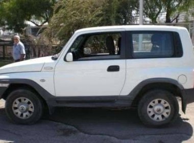 Ssangyong Korando     MT 2002 - Bán ô tô Ssangyong Korando MT đời 2002, màu trắng 