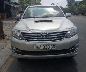 Toyota Fortuner   MT 2016 - Bán Toyota Fortuner MT đời 2016, màu bạc số sàn