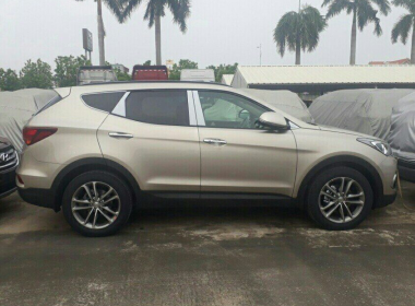 Hyundai Santa Fe 2017 - Hyundai Santa Fe 2017 2.4 máy xăng full giá ưu đãi