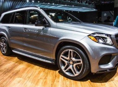 Mercedes-Benz GLS 500 2017 - Cần bán Mercedes 500 sản xuất 2017, màu bạc, nhập khẩu nguyên chiếc