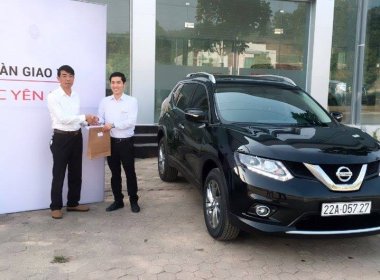 Nissan X trail 2016 - Bán xe Nissan X trail sản xuất 2016, màu đen, xe nhập số tự động