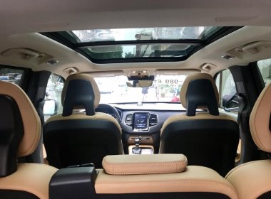 Volvo XC90 T6 2017 - Bán xe Volvo XC90 model 2017 nhập khẩu Mỹ, màu đen, mới 100%