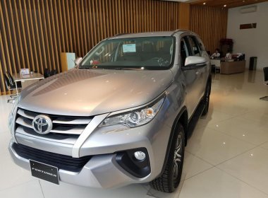 Toyota Fortuner G 2018 - Cần bán xe Toyota Fortuner G sản xuất năm 2018, màu bạc, xe nhập khẩu