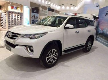 Toyota Fortuner   2017 - Cần bán xe Toyota Fortuner 2017, màu trắng, đã độ 1 chút nội thất và âm thanh
