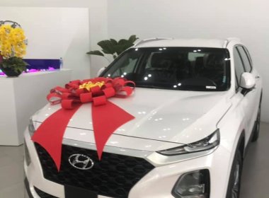 Hyundai Santa Fe 2018 - Bán xe Hyundai Santa Fe sản xuất 2018, màu trắng