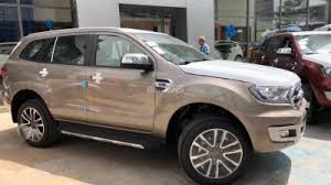 Ford Everest Titanium 2.0L 4x4 2018 - Cần bán Ford Everest Titanium 4x4 năm sản xuất 2018, màu vàng, xe nhập giá khuyến mại liên hệ 0827707007