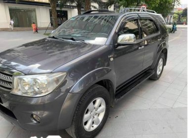 Toyota Fortuner   G  2010 - Bán lại chiếc xe Toyota Fortuner G máy dầu số sàn, Đk 2010, mới chạy 7 vạn km