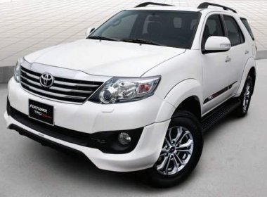 Toyota Fortuner  Sportivo 2014 - Bán Toyota Fortuner Sportivo năm 2014, màu trắng xe gia đình, 830 triệu
