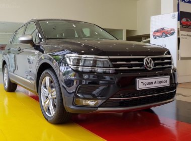 Volkswagen Tiguan Allspace 2018 - Bán ô tô Volkswagen Tiguan Allspace đời 2019, màu đen, nhập khẩu