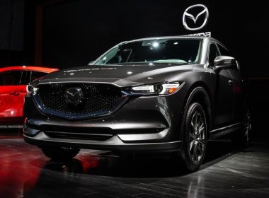 Mazda CX 5  Deluxe 2019 - (Giảm giá đến 100 triệu) Mazda CX5 Deluxe đời 2019, màu đen, máy xăng