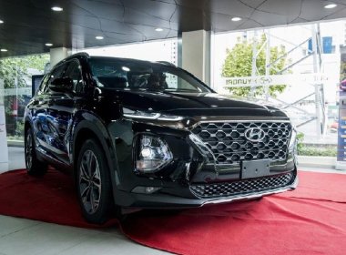 Hyundai Santa Fe 2019 - Bán ưu đãi giảm giá sốc cuối năm chiếc xe Hyundai Santa Fe dầu 2.2 đặc biệt, sản xuất 2019, màu đen