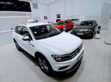 Volkswagen Tiguan Allspace   2018 - Cần bán xe Volkswagen Tiguan Allspace năm sản xuất 2018, màu trắng, nhập khẩu nguyên chiếc